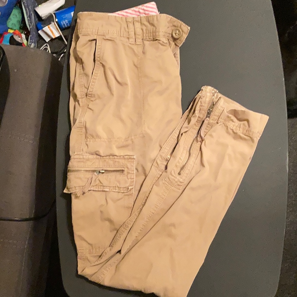 Old Navy Size 4 Low Waist‎ Khaki